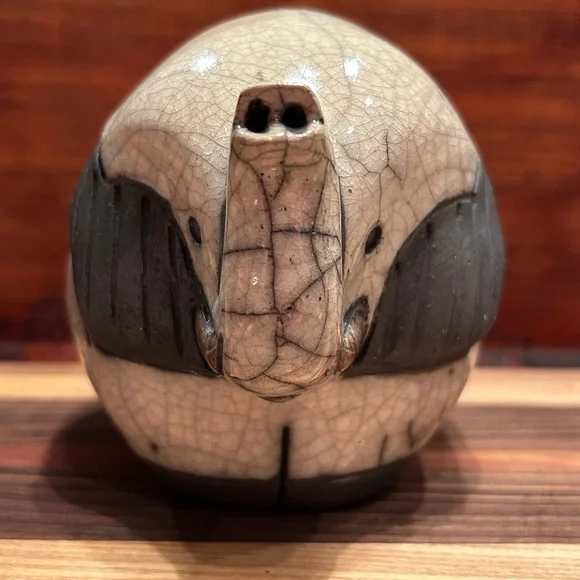 Gerhard De Beer Crazy Clay Elephant Raku Pottery Figurine 4" x 5.5" - Picture 7 of 8